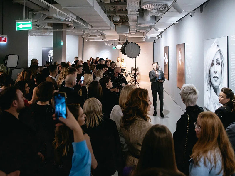 Анастасия Ракова рассказала об открытии фотовыставки Комплекса социального развития Москвы