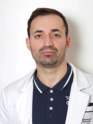 Рабаданов Рамазан Насруллаевич врач-нейрохирург