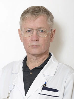 Шмаков Александр Геннадьевич заведующий многопрофильным отделением - врач-кардиолог